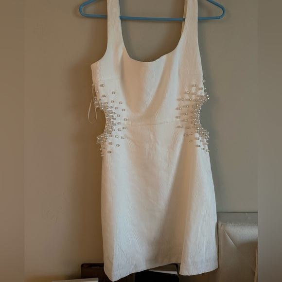 Francesca’s Pearl Cutout Dress - NWT!! - Picture 3 of 3